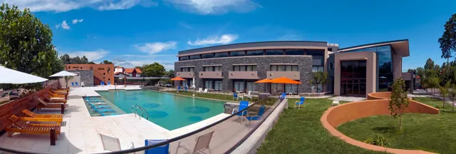 ALTOS DE MERLO SUITES