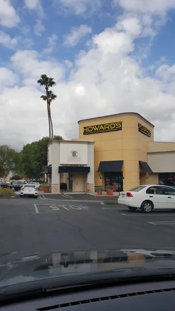 Airport Plaza Shopping Center