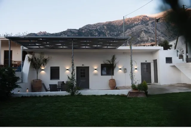 Casa Moderna Fourfouras