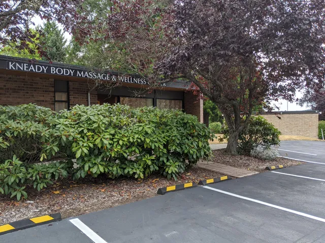 Kneady Body & Feet Massage Center