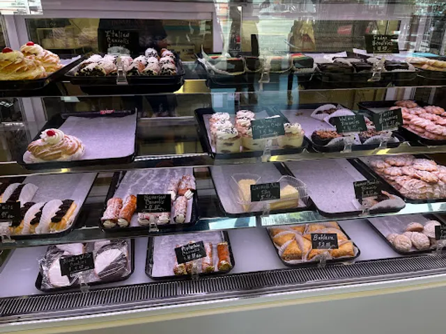 Vinnola's Italian Market