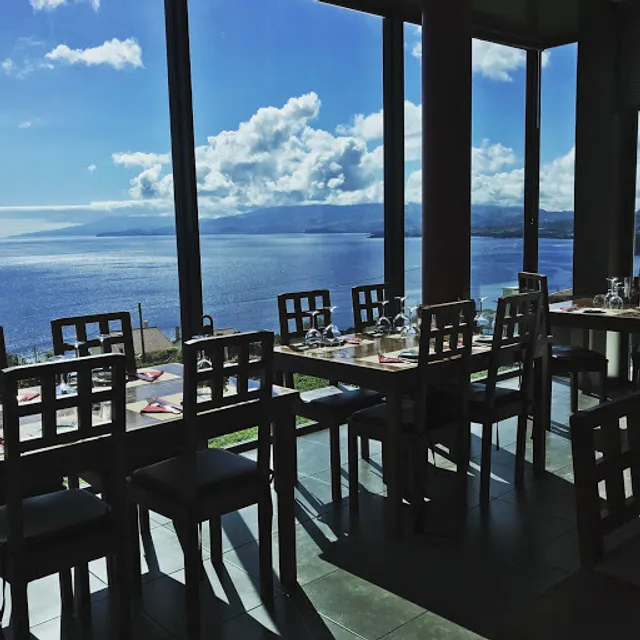 4 Plátanos Café Restaurante