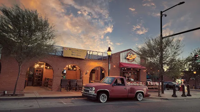 La Perla Sports Club