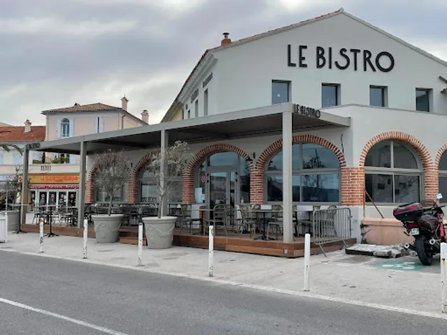 Le Bistro