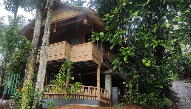 Fab - Bamboo Hut with Open Shower (Munnar)