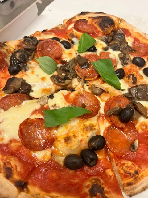 Arti In Pizza di Cuomo Vincenzo