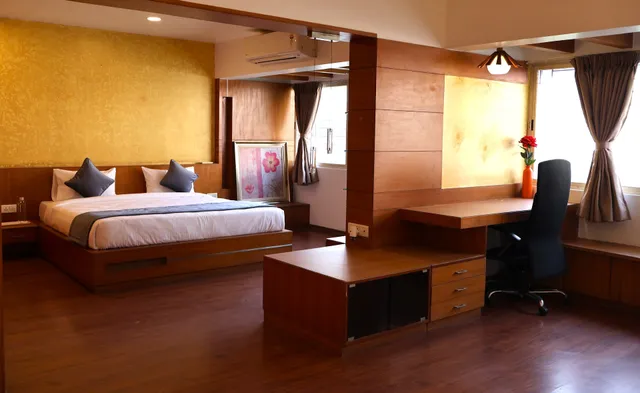 SmartStay Serviced Apartment