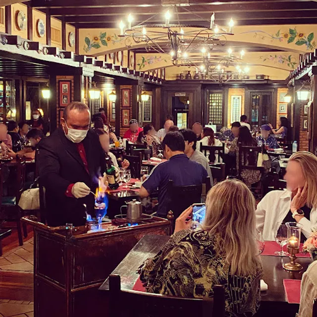 Neil's Tavern Steak & Seafood