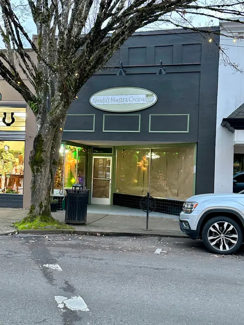 Abuela's Nuestra Cocina