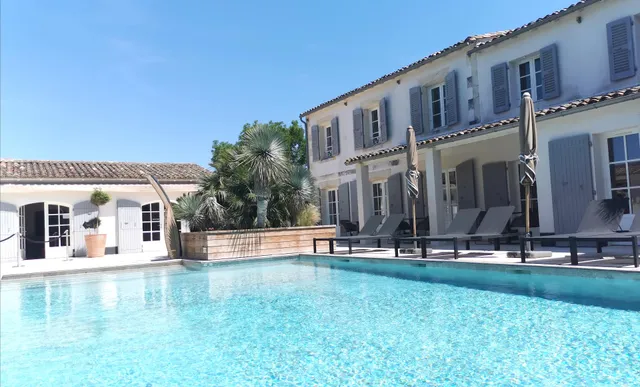 Le Clos Saint-Martin Hotel Spa