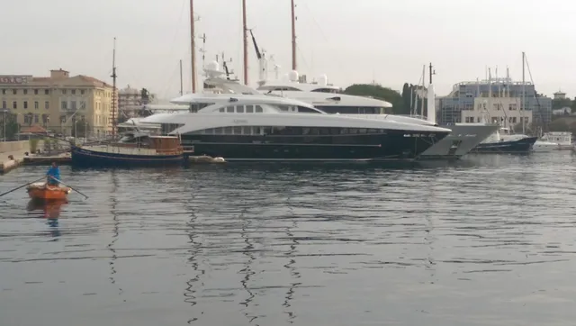 Apartments City Walls