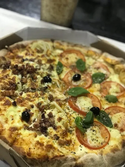 Pizzaria Marguerita Ilhabela Forno a Lenha