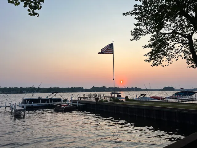 Iroquois Boating & Fishing Club