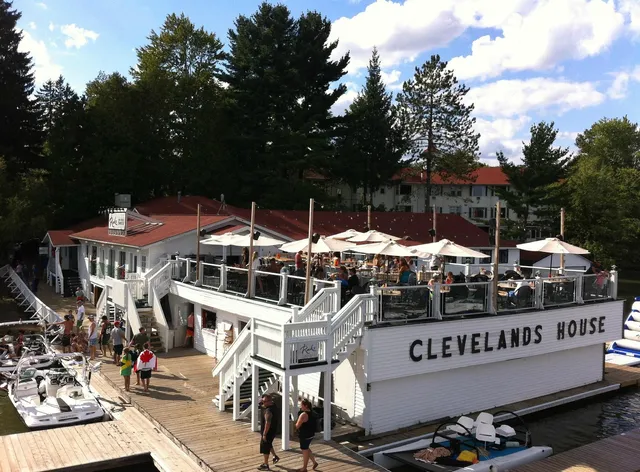 Clevelands House Resort