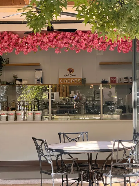 Dali Crepes
