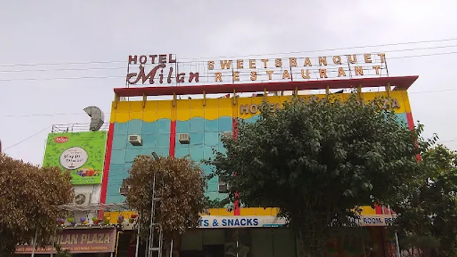 Milan restaurant sector 11