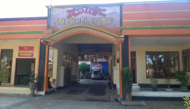 Hotel Moronyoto
