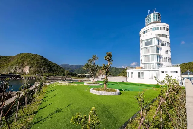 BRIGHTHOUSE 光之旅｜宜蘭蘇澳燈塔飯店渡假首選｜南方澳日出海景房｜跨海大橋觀景民宿｜豆腐岬包棟民宿｜南方澳漁港海鮮｜