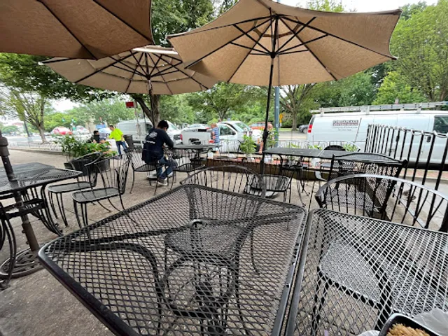 Eddie's Cafe Chinese Cuisine