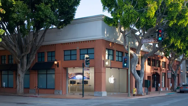 Apple Higuera Street