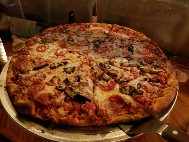 Momo's Pizza - Market Street