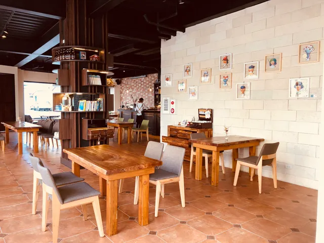 Kètīng living room