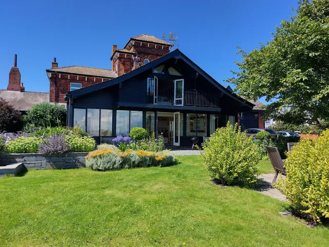 Villa Marina LA13 0QL