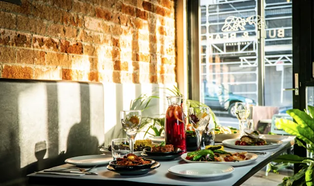 Bull & Bear Cafe - Restaurant