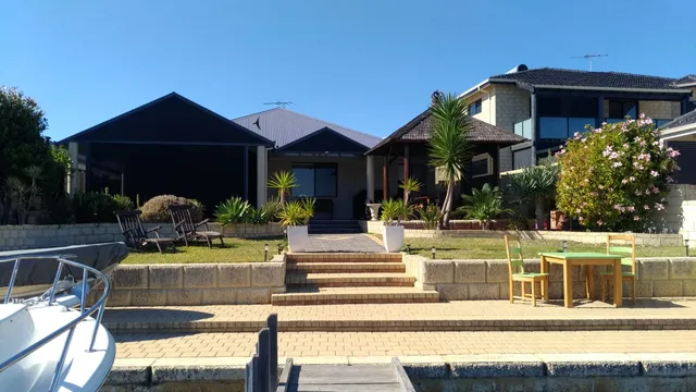 Serenity on Murray Waters B & B