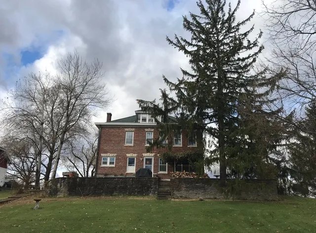 Bluestone Bed & Basecamp