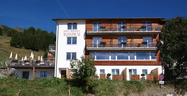 Berghotel Tgantieni