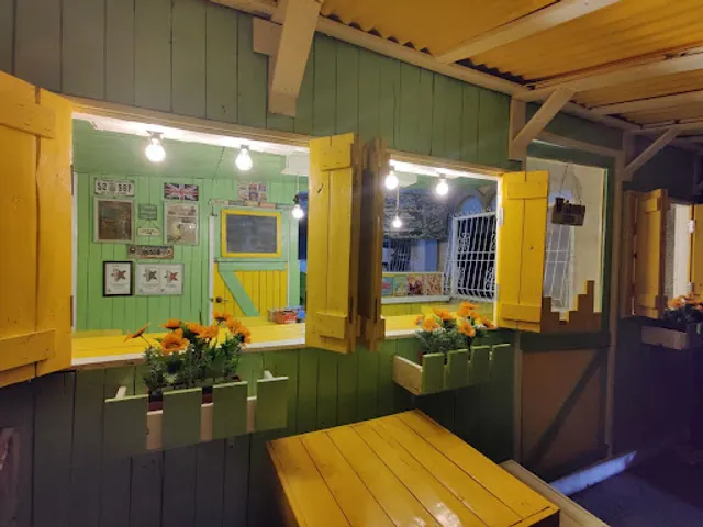 Mama's Little Secret Creative Burgers