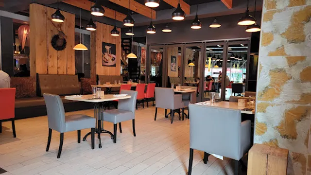 Resto Lounge Le Radoteux & La Suite Hébergement