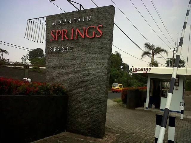 New Mountain Springs Hotel & Resort