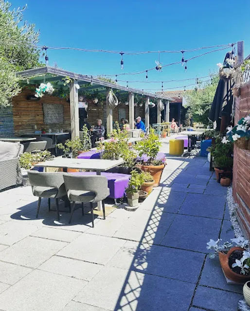 Lal Bar / Restraunt and Bar