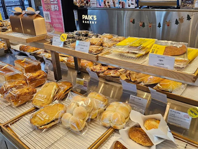 Paik's Coffee Bread Research Institute Yonggok DT Branch