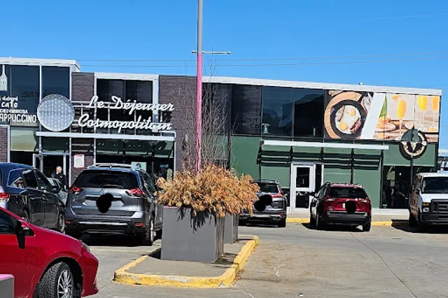 Dejeuner Cosmopolitain