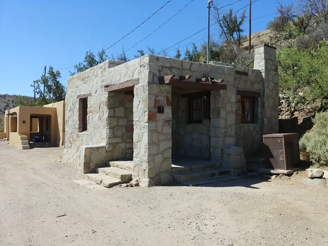 Dam Site Lodging & Marina