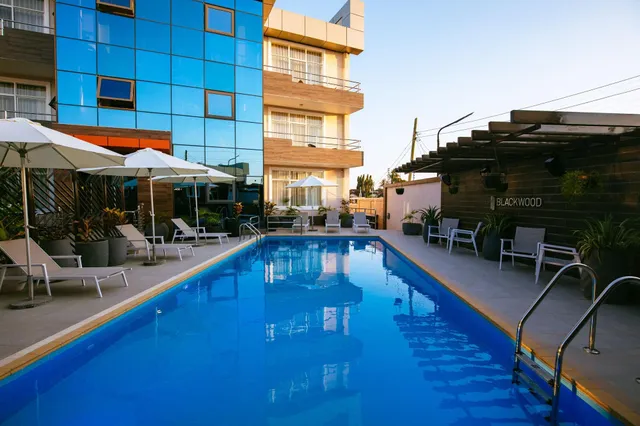 BLACKWOOD HOTEL AND APARTMENT