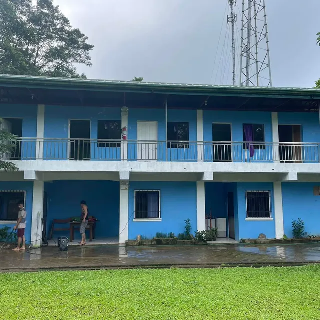 Sir Louie Lodging House