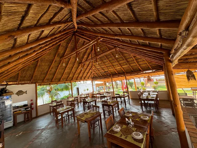 Telvina Beach Lodge Restaurante e Acomodação