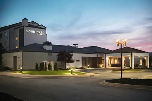 Courtyard by Marriott Louisville East