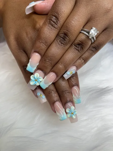 French Nails Salon