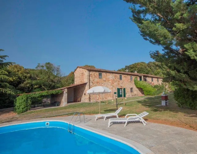 Agriturismo Le Badie a Castellina Marittima COSTA DEGLI ETRUSCHI - APPARTAMENTI con piscina in Val di Cecina - CASA VACANZE