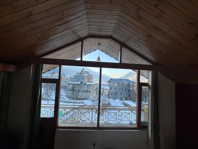 Mountains Face Cottage and resort