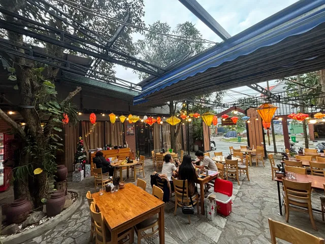 HOA TUU STREETFOOD & BEER (越南餐厅)