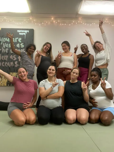 Meraki Mama Collective: Prenatal Yoga & Doula Services