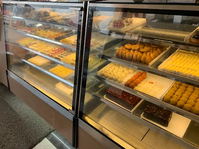 Everyday Bakes, Aanakallu