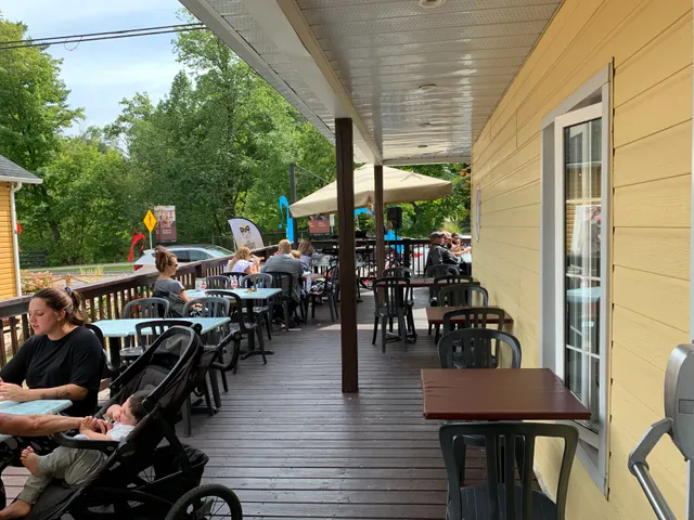 Les Brasseurs de Montebello - Pub