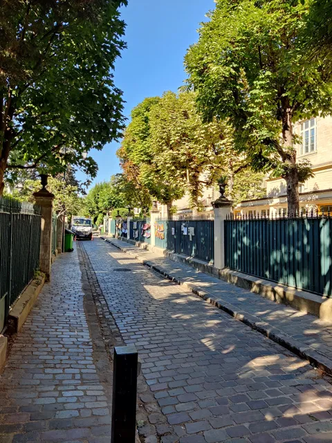 Foyer Des Jeunes Travailleurs De La Cité Des Fleurs